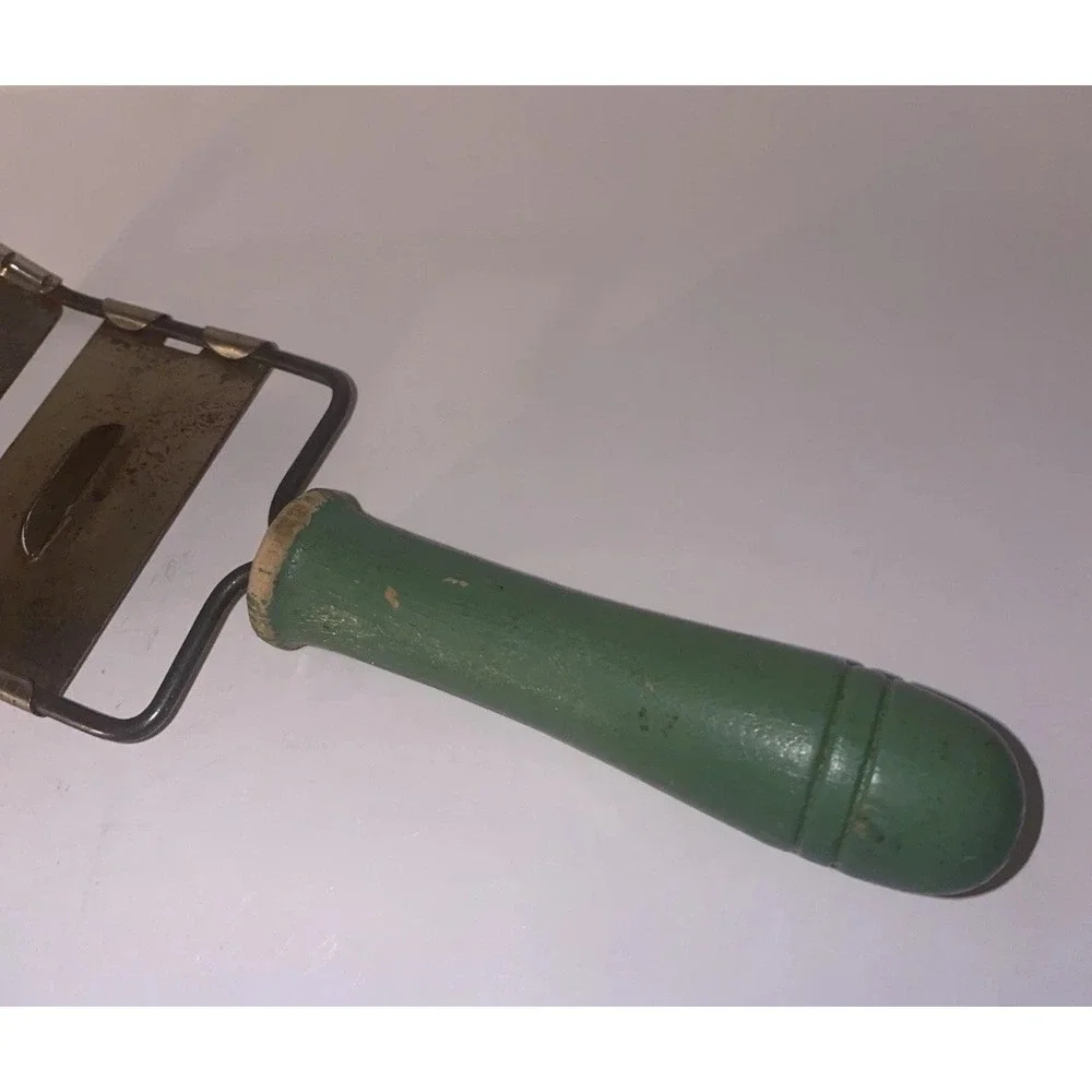 VINTAGE GREEN WOODEN HANDLE CHEESE SLICER